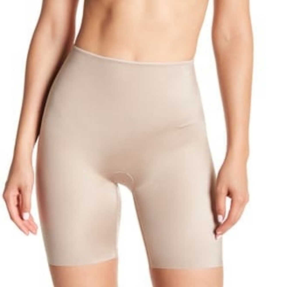 SPANX Simplicity Mid-High Shorts